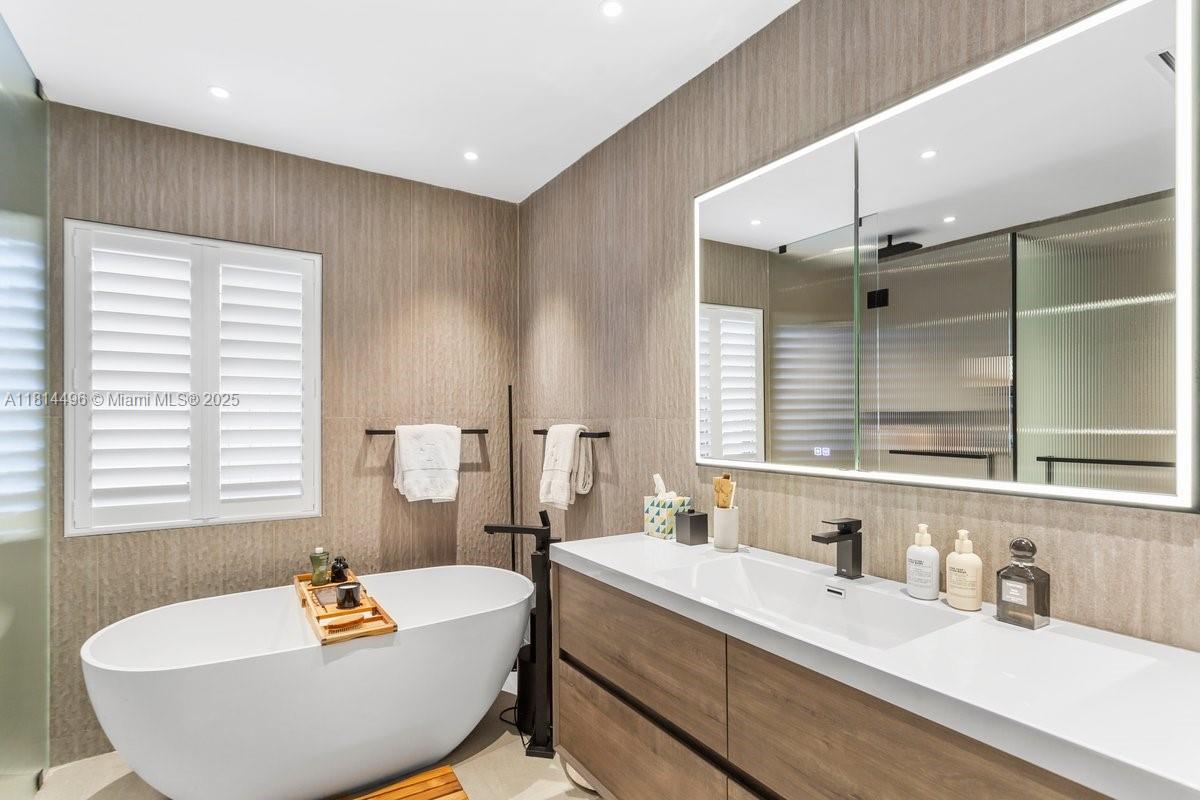 600 Allendale Road Key Biscayne, FL 33149 - Photo 29 of 49