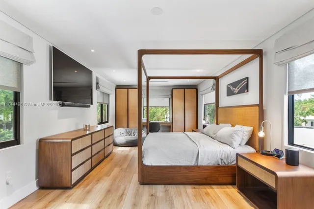 $3,750,000 | 600 Allendale Road, Key Biscayne, FL 33149