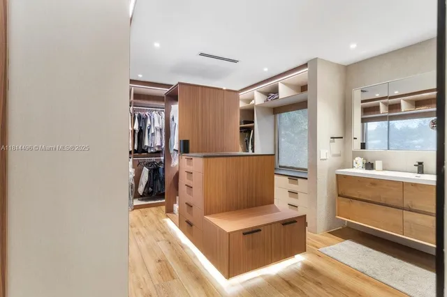 $3,750,000 | 600 Allendale Road, Key Biscayne, FL 33149