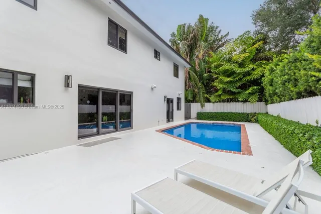 $3,750,000 | 600 Allendale Road, Key Biscayne, FL 33149