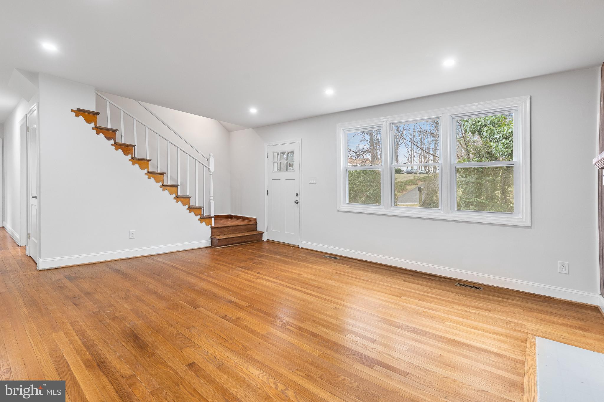 6806 Bock Road Fort Washington, MD 20744 - Photo 3 of 30