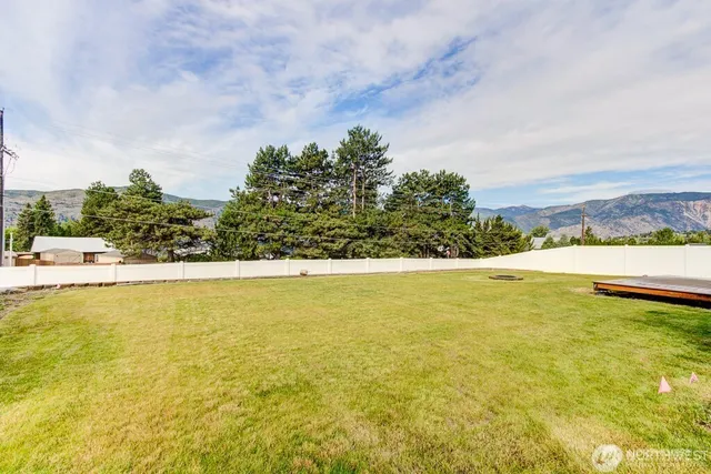 $629,900 | 27 Jonagold Lane, Manson, WA 98831