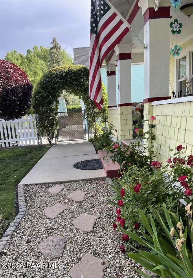 703 Ruth Street Prescott, AZ 86301 - Photo 8 of 26 Front Garden
