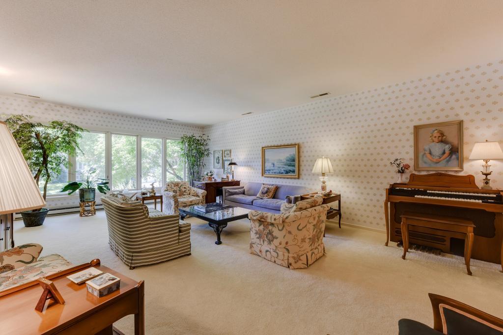 6105 Eden Prairie Road, Unit A25 Edina, MN 55436 - Photo 14 of 36 Gallery Image 14