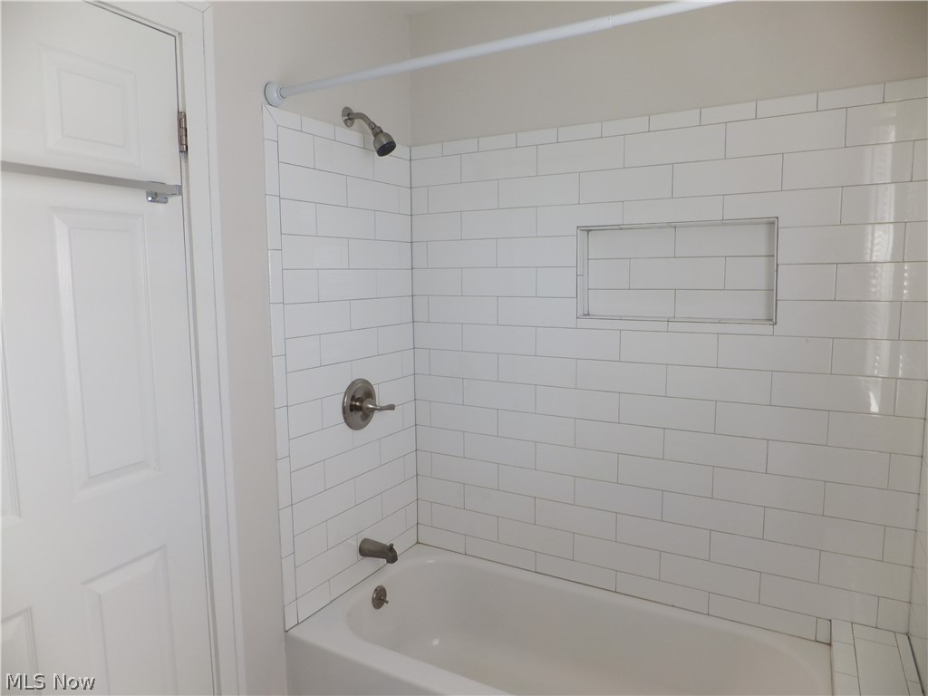 2393 South Taylor Road Cleveland, OH 44118 - Photo 19 of 25 Gallery Image 19