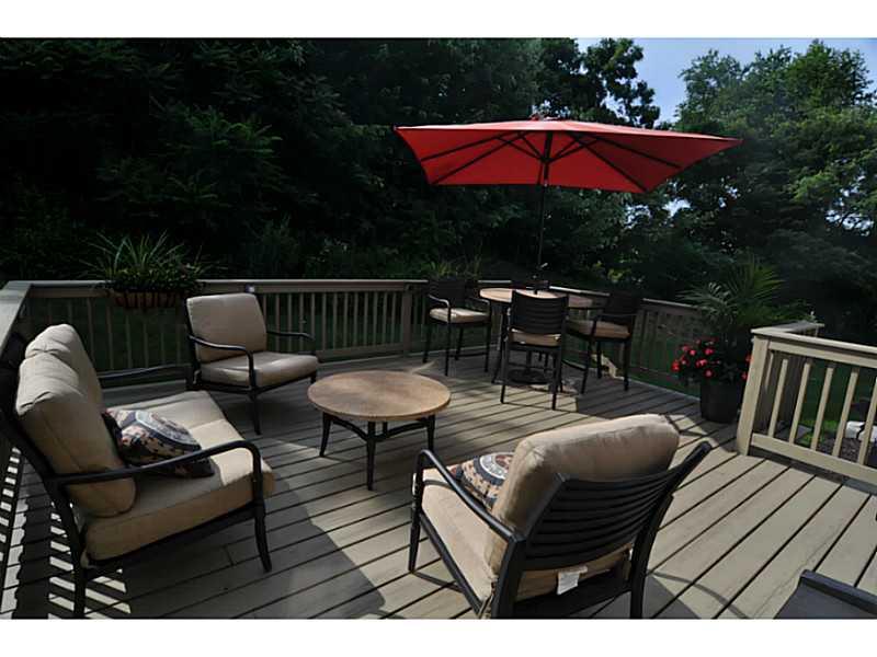 104 Park Place McKees Rocks, PA 15136 - Photo 19 of 22 Patio/Deck.