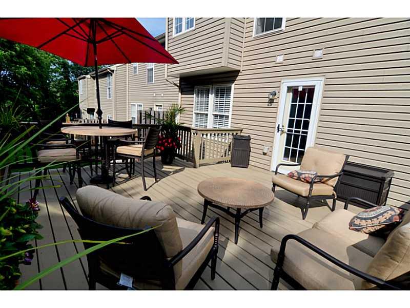 104 Park Place McKees Rocks, PA 15136 - Photo 20 of 22 Patio/Deck.