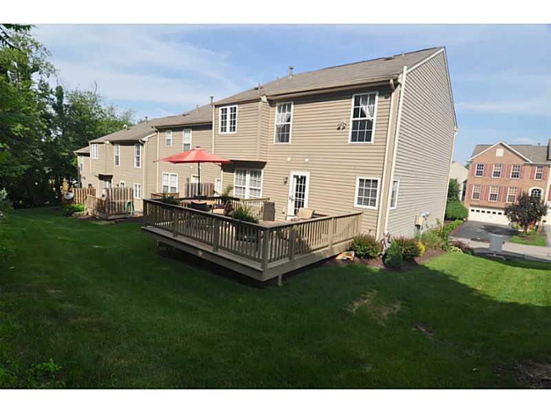 104 Park Place McKees Rocks, PA 15136 - Photo 21 of 22 Yard/Garden.