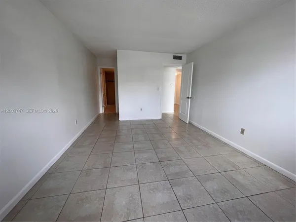 $1,600 | 15221 Northeast 6th Avenue, Unit A104, Miami, FL 33162