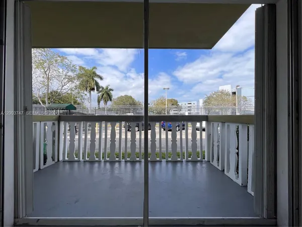 $1,600 | 15221 Northeast 6th Avenue, Unit A104, Miami, FL 33162