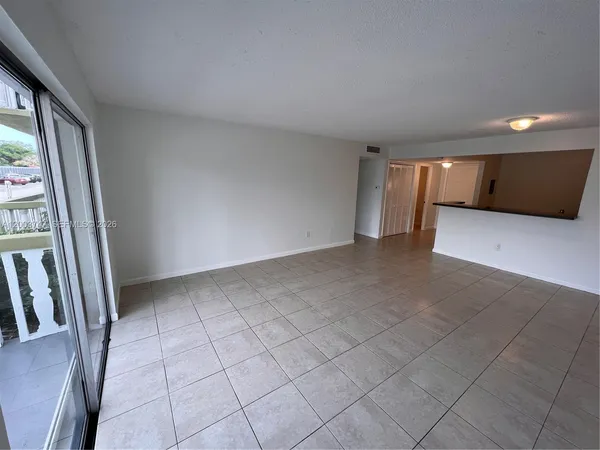 $1,600 | 15221 Northeast 6th Avenue, Unit A104, Miami, FL 33162