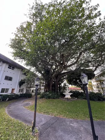 $1,600 | 15221 Northeast 6th Avenue, Unit A104, Miami, FL 33162