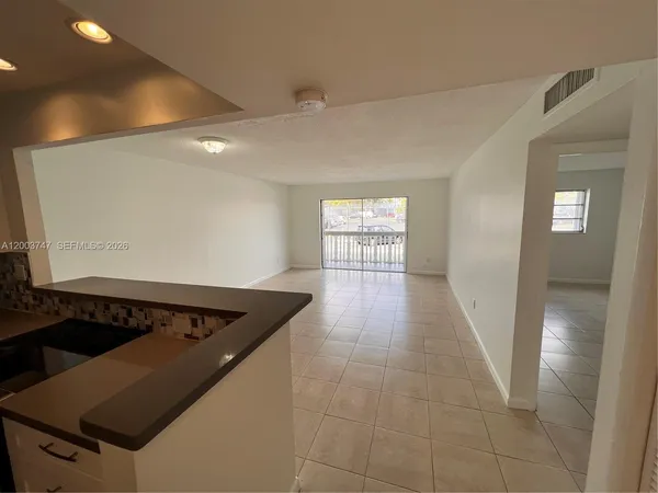 $1,600 | 15221 Northeast 6th Avenue, Unit A104, Miami, FL 33162