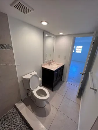 $1,600 | 15221 Northeast 6th Avenue, Unit A104, Miami, FL 33162