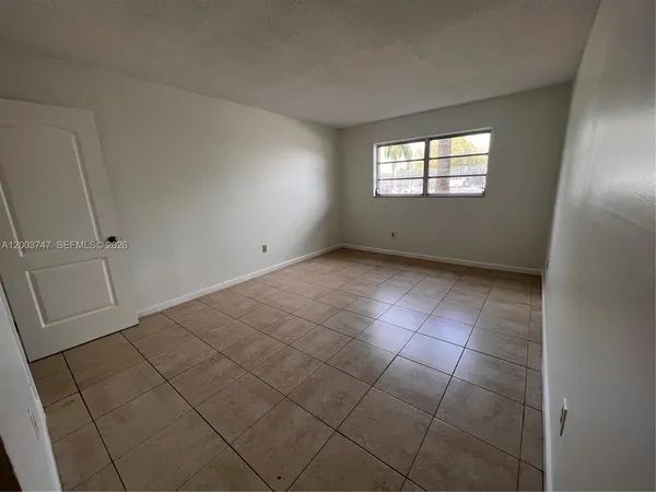 $1,600 | 15221 Northeast 6th Avenue, Unit A104, Miami, FL 33162