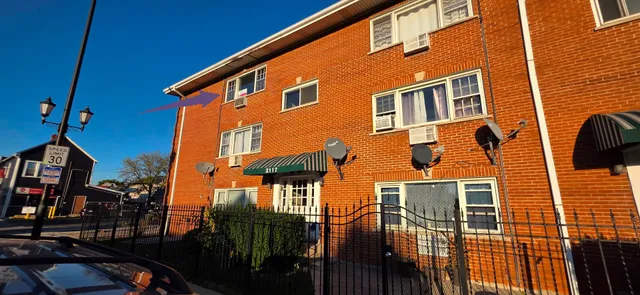 $148,000 | 3117 South Laramie Avenue, Unit 3N, Cicero, IL 60804
