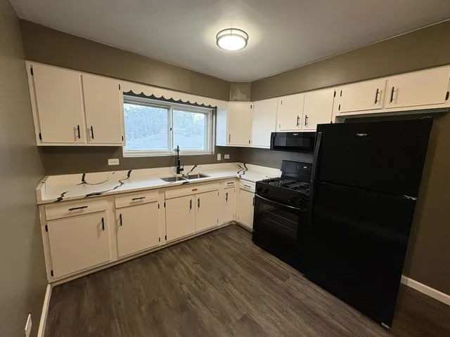 $148,000 | 3117 South Laramie Avenue, Unit 3N, Cicero, IL 60804