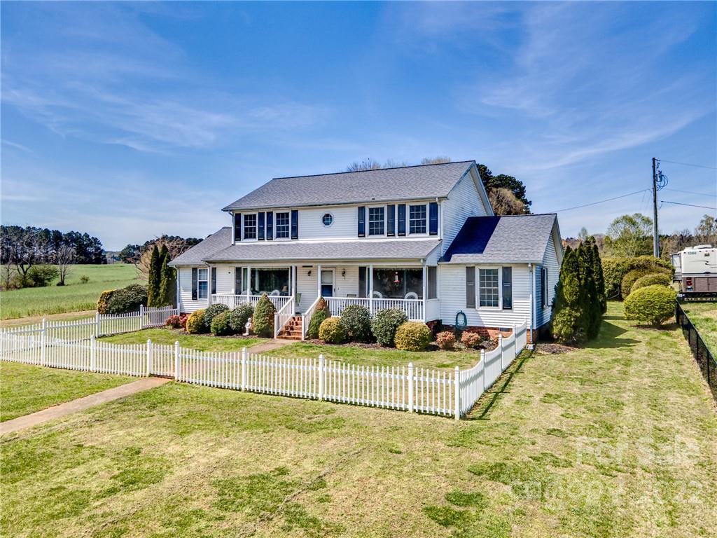 46338 Chase Point Road Norwood, NC 28128 - Photo 5 of 47 Gallery Image 5