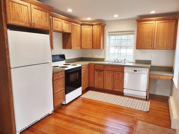 $3,300 | 20 Cutler Street, Unit 20, Bedford, MA 01730