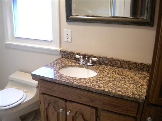 1801 Roslyn Road Grosse Pointe, MI 48236 - Photo 14 of 18 31062028-13.JPG