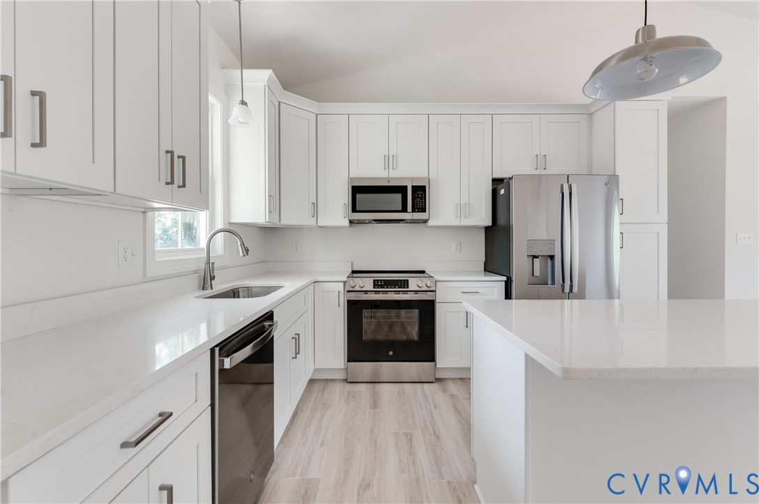 1393 Broad St Road Oilville, VA 23129 - Photo 4 of 39 Kitchen featuring stainless steel appliances, whit