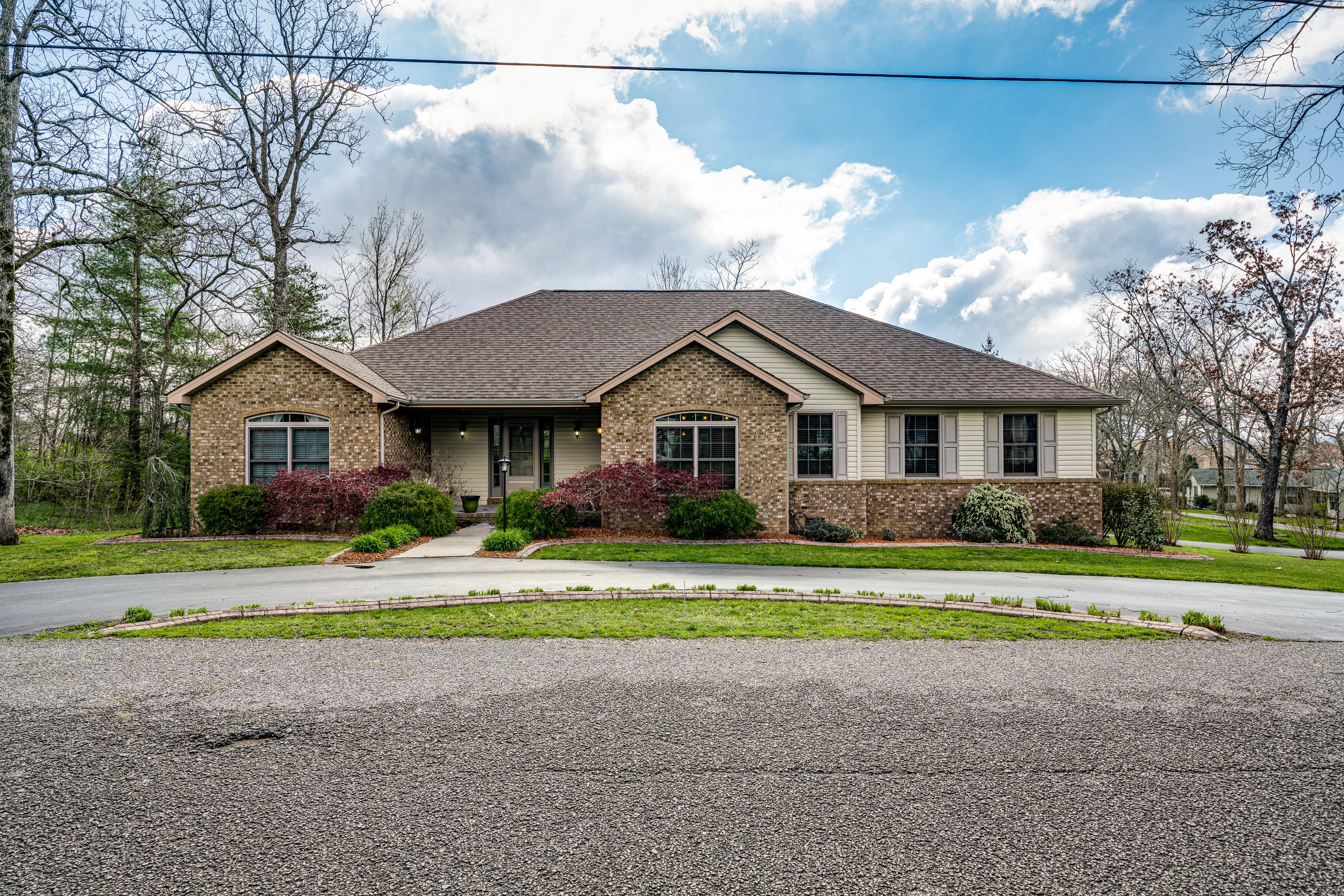 01_Exterior8_mls