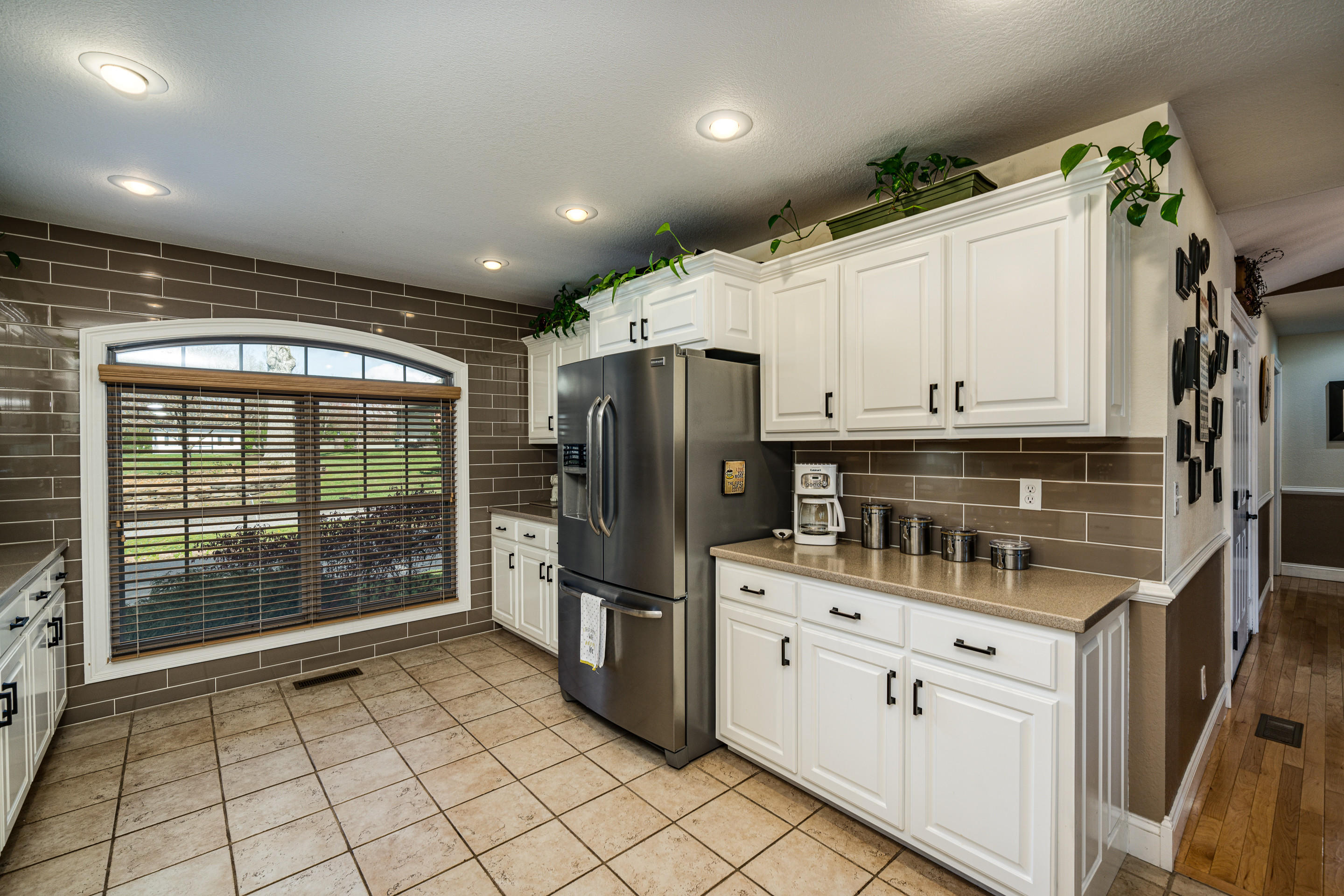 2013 Ona Road Crossville, TN 38572 - Photo 11 of 37 11_Kitchen3_mls
