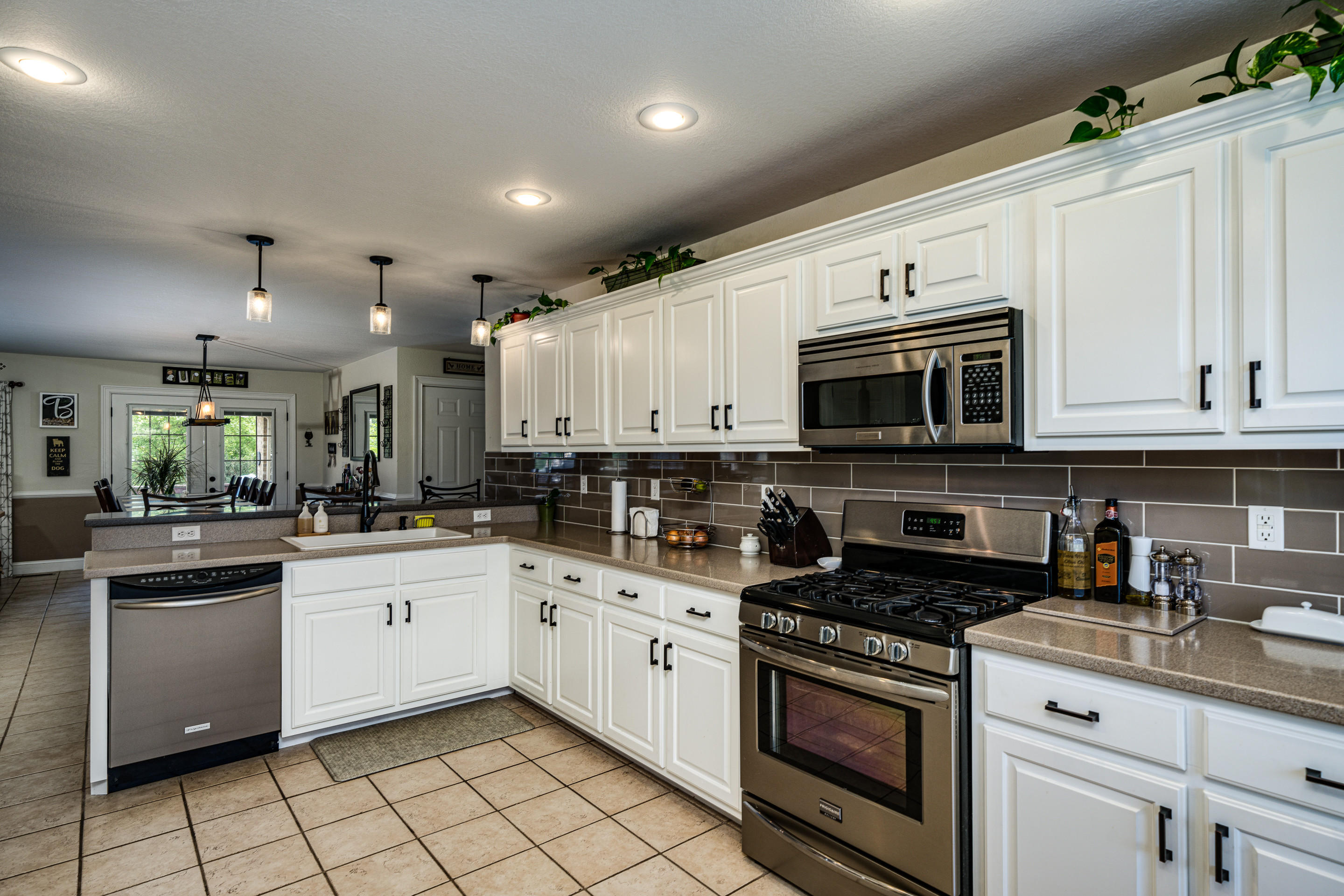 2013 Ona Road Crossville, TN 38572 - Photo 12 of 37 12_Kitchen4_mls