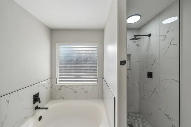 $2,100 | 1111 Kingbriar Circle, Spring, TX 77373