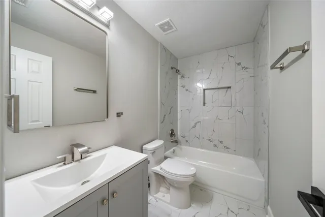 $2,100 | 1111 Kingbriar Circle, Spring, TX 77373