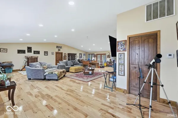 $680,000 | 7020 East Co Road 581 North, Albany, IN 47320