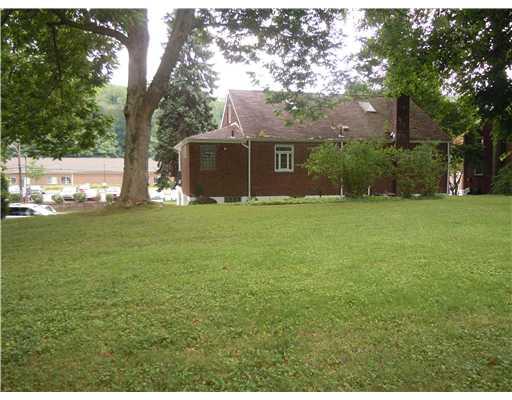 500 Weyman Road Whitehall, PA 15236 - Photo 7 of 10 Exterior Back.