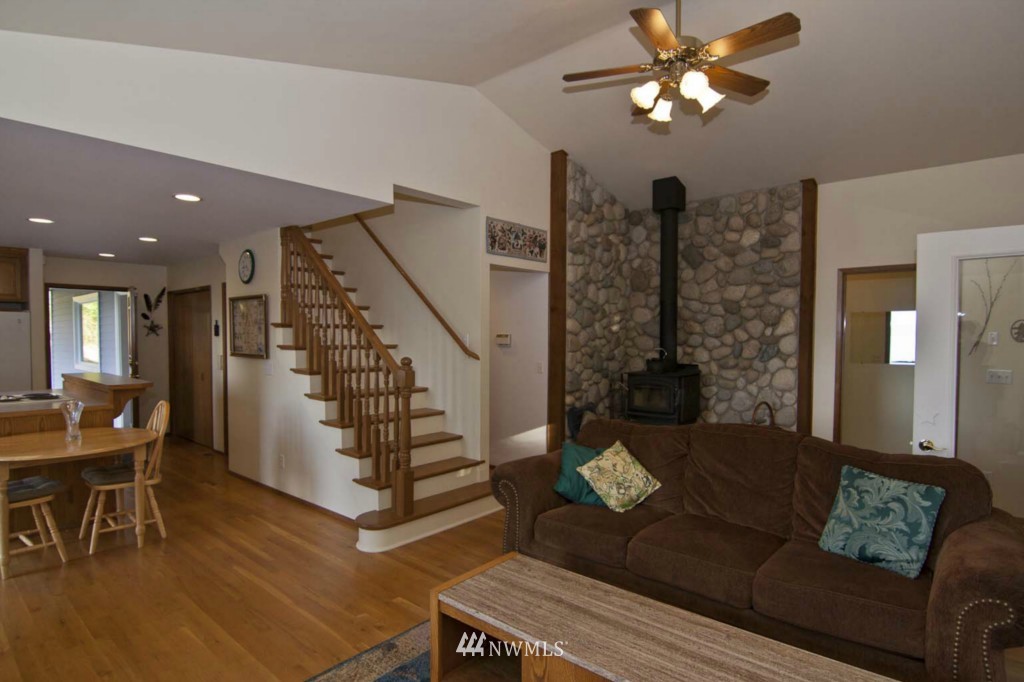 897 Payne Road Quilcene, WA 98376 - Photo 4 of 20 Gallery Image 4