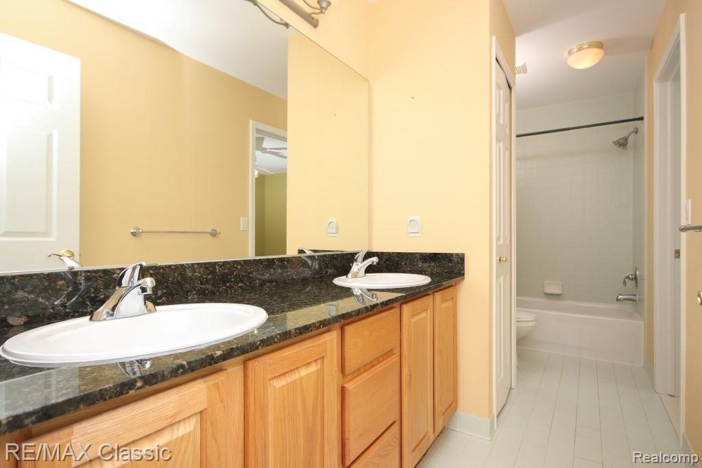 47790 Pavillon Road Canton, MI 48188 - Photo 40 of 45 Dual entry bath shared by bedrooms 2 and 3.