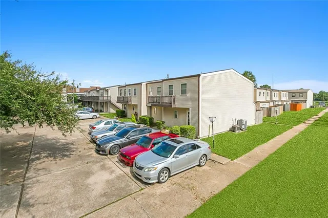 $96,500 | 1020 St Julien Drive, Unit 226, Kenner, LA 70065