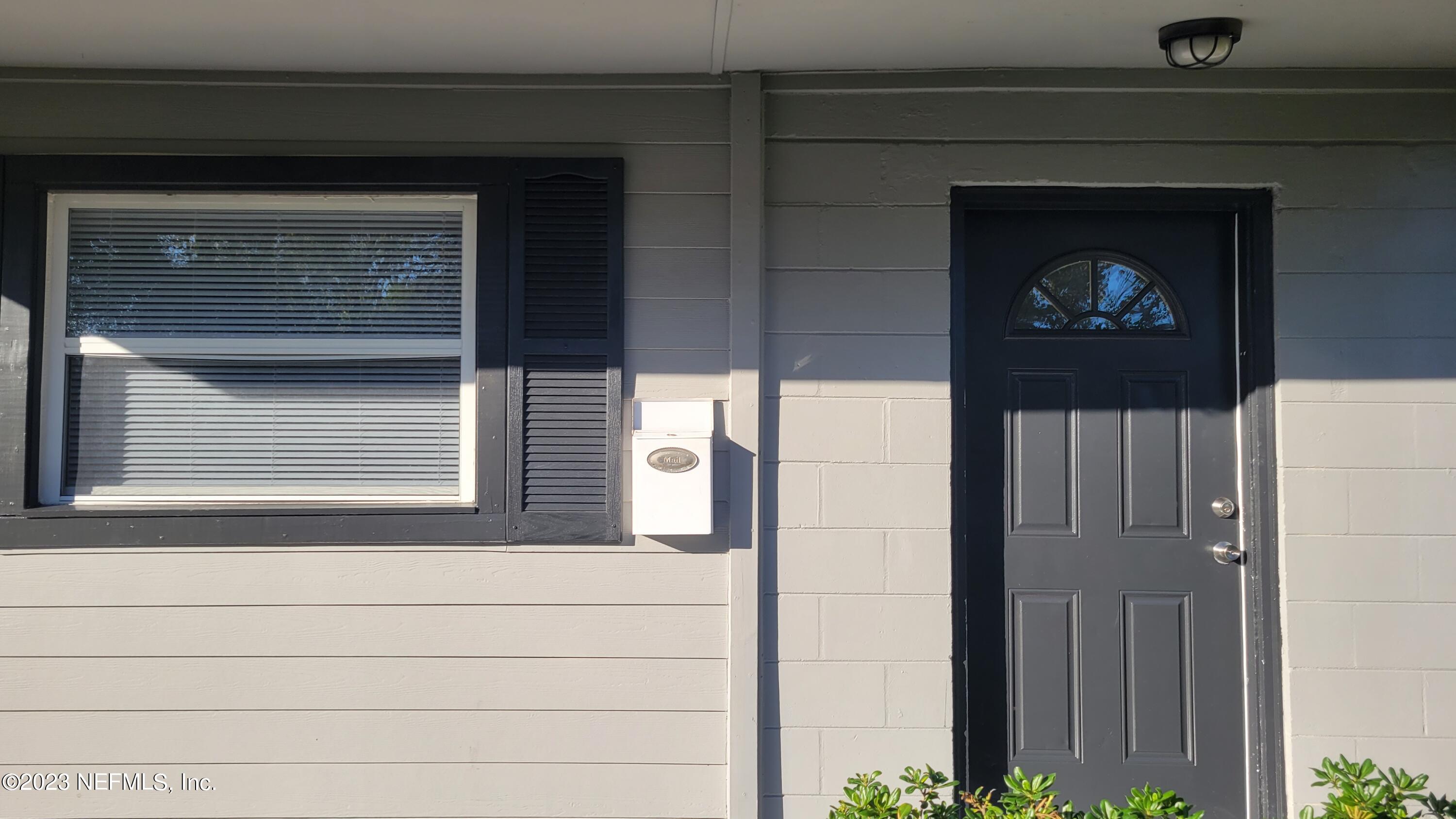 11685 Shellfish Drive Jacksonville, FL 32246 - Photo 5 of 32 a picture of a window of a house