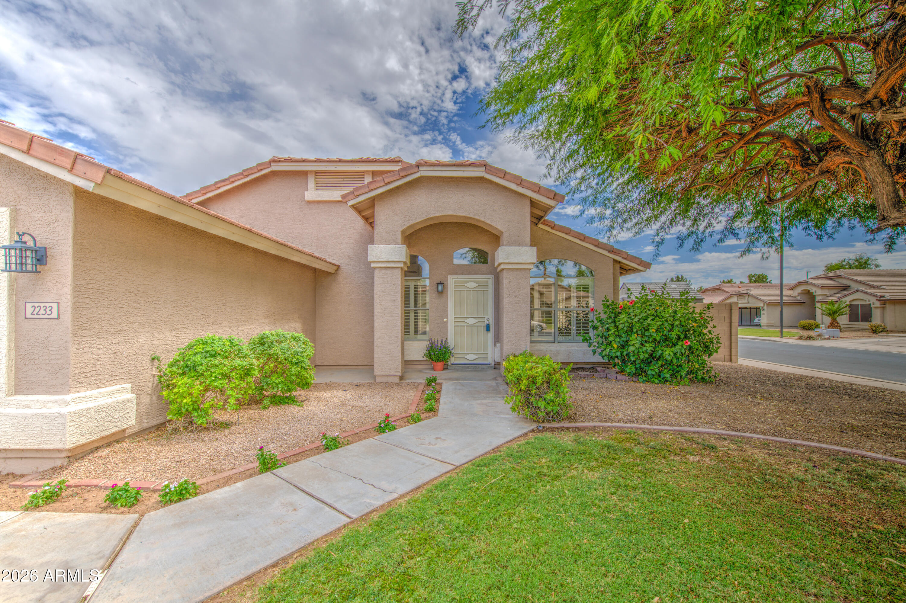2233 East Rawhide Street Gilbert, AZ 85296 - Photo 2 of 21 Front 5
