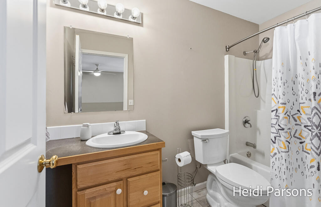 17342 Hazel Street, Unit 1 Spring Lake, MI 49456 - Photo 14 of 39 17342HazelSt-25LoRes