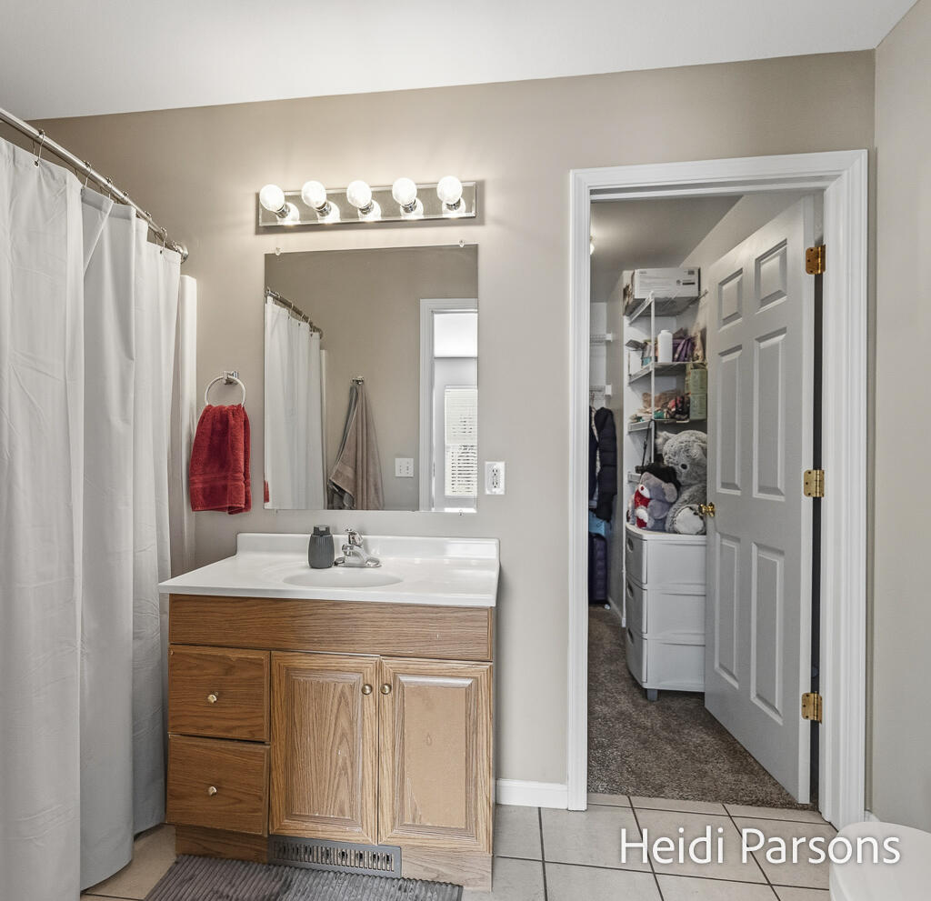 17342 Hazel Street, Unit 1 Spring Lake, MI 49456 - Photo 21 of 39 17342HazelSt-32LoRes