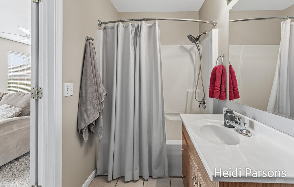 17342 Hazel Street, Unit 1 Spring Lake, MI 49456 - Photo 23 of 39 17342HazelSt-34LoRes