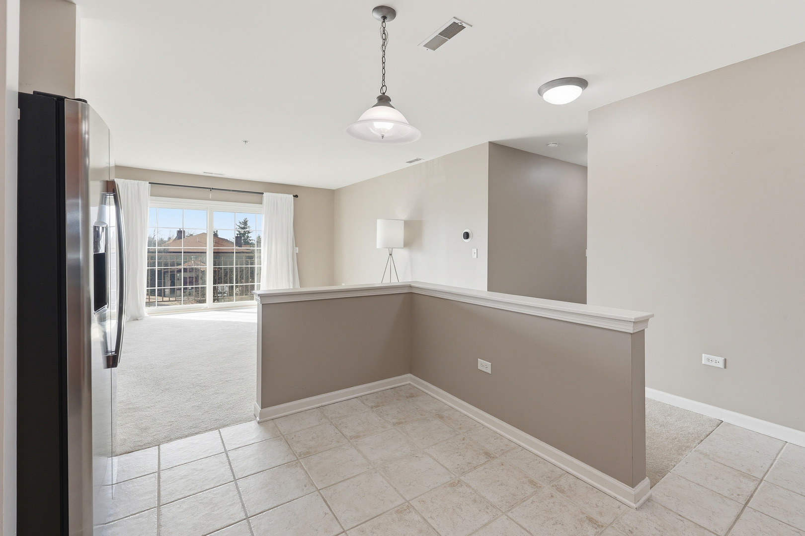 14 South Prospect Street, Unit 402 Roselle, IL 60172 - Photo 12 of 35