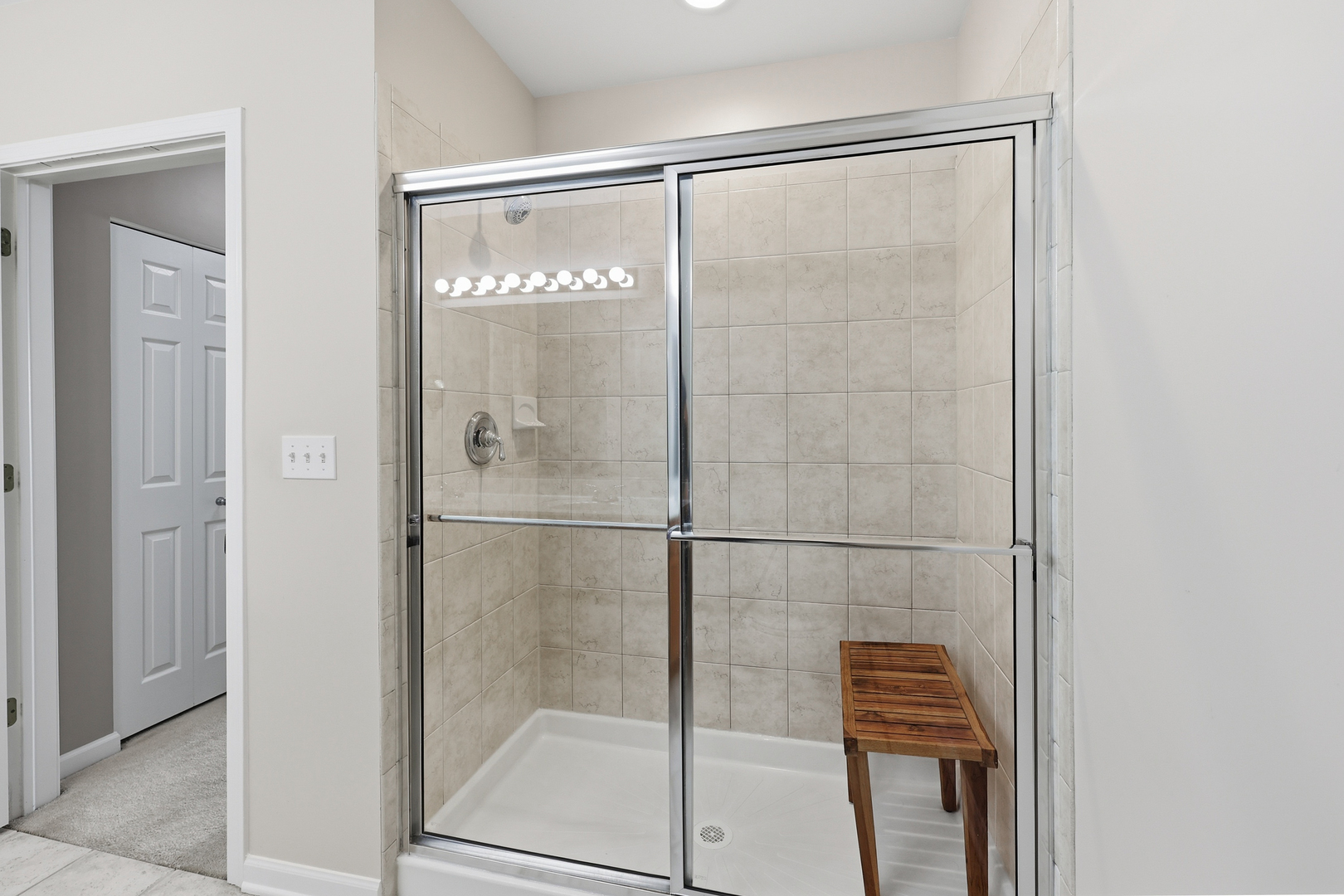 14 South Prospect Street, Unit 402 Roselle, IL 60172 - Photo 20 of 35