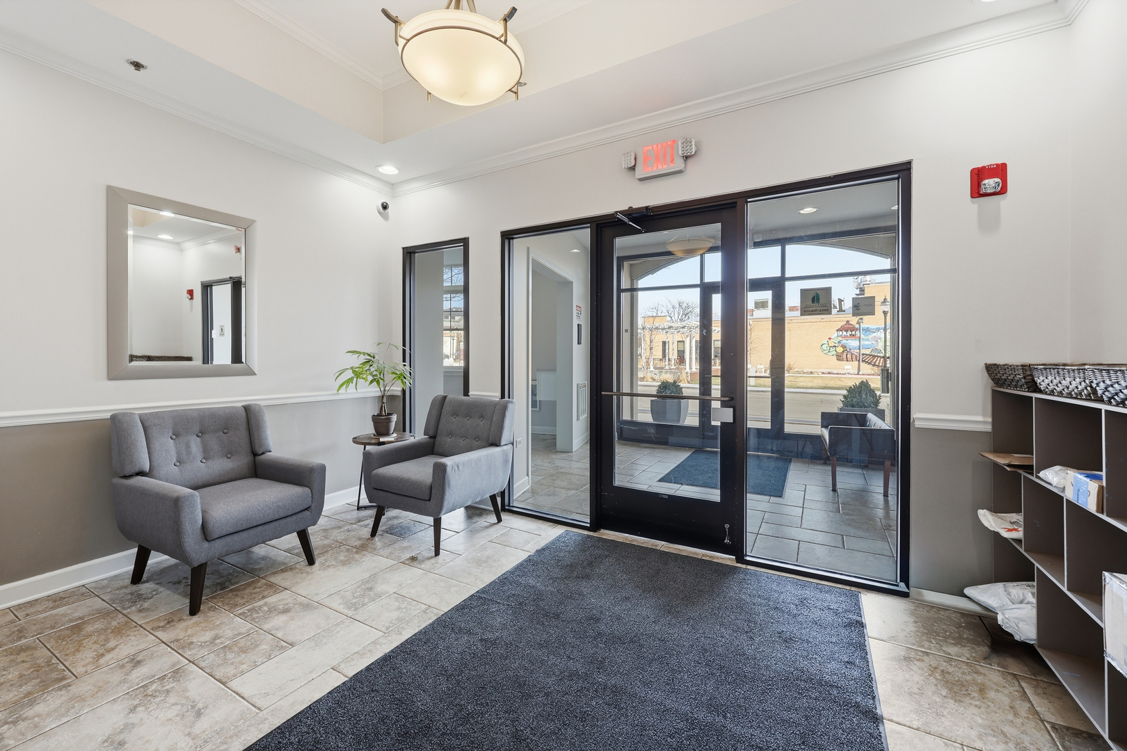 14 South Prospect Street, Unit 402 Roselle, IL 60172 - Photo 29 of 35