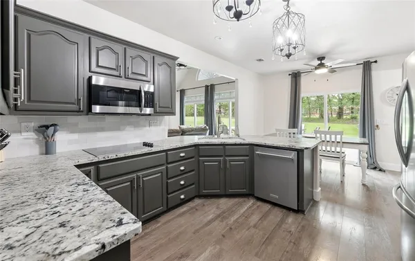 $499,999 | 109 Enchanted Drive, Enchanted Oaks, TX 75156