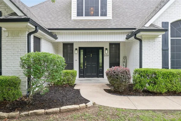 $499,999 | 109 Enchanted Drive, Enchanted Oaks, TX 75156