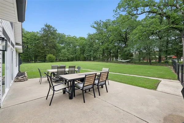 $499,999 | 109 Enchanted Drive, Enchanted Oaks, TX 75156