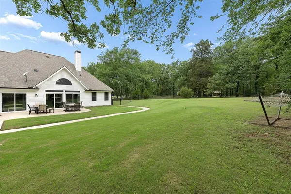 $499,999 | 109 Enchanted Drive, Enchanted Oaks, TX 75156