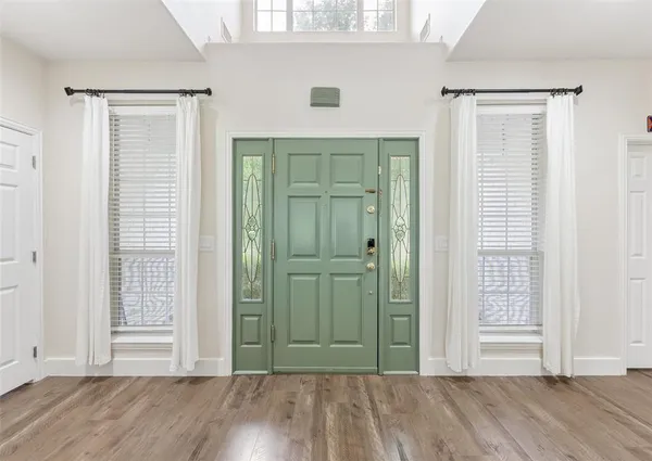 $499,999 | 109 Enchanted Drive, Enchanted Oaks, TX 75156