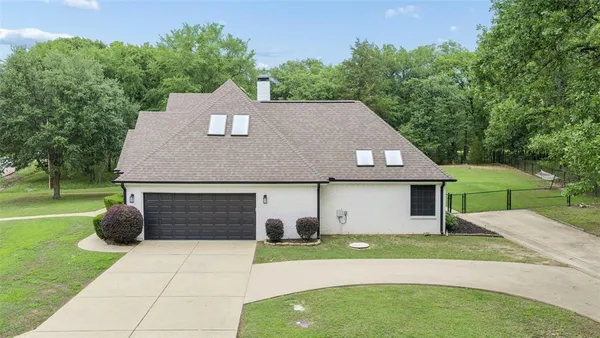 $499,999 | 109 Enchanted Drive, Enchanted Oaks, TX 75156