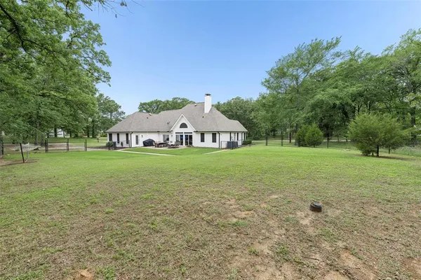 $499,999 | 109 Enchanted Drive, Enchanted Oaks, TX 75156
